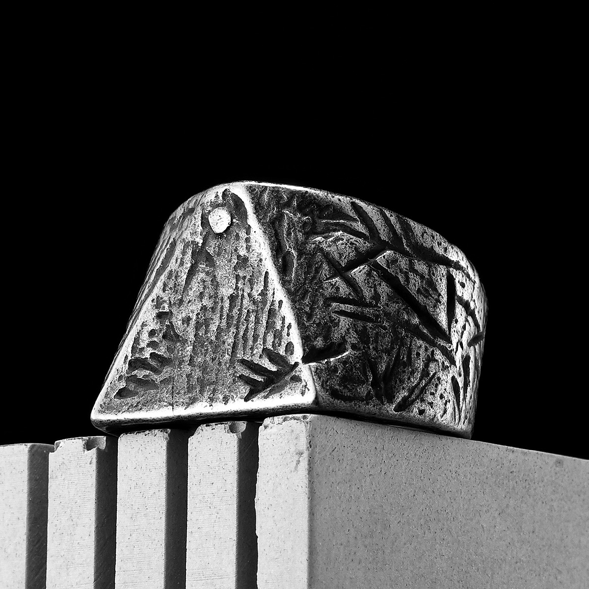 Retro Triangle Men Rings Stain - Vintage Fashion Newtown review and price
